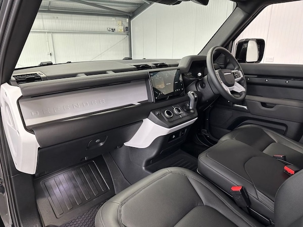 Used Land Rover Defender 2025 for sale - 76178506: Photo 12