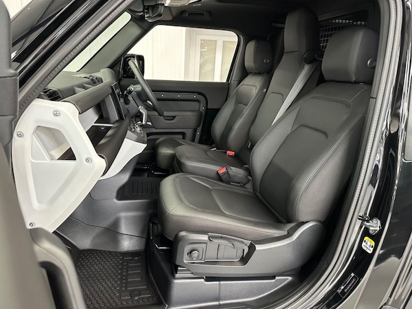 Used Land Rover Defender 2025 for sale - 76178506: Photo 14