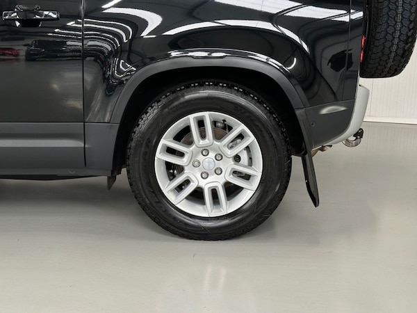 Used Land Rover Defender 2025 for sale - 76178506: Photo 27