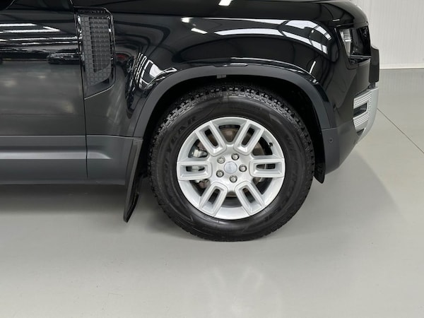 Used Land Rover Defender 2025 for sale - 76178506: Photo 29
