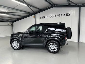 Used Land Rover Defender 2025 for sale - 76178506: Photo