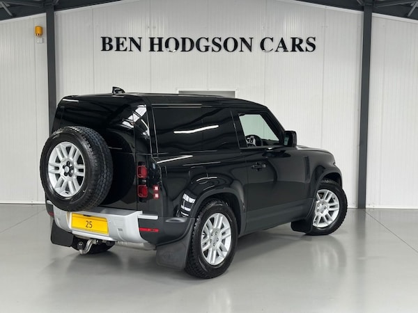 Used Land Rover Defender 2025 for sale - 76178506: Photo 7
