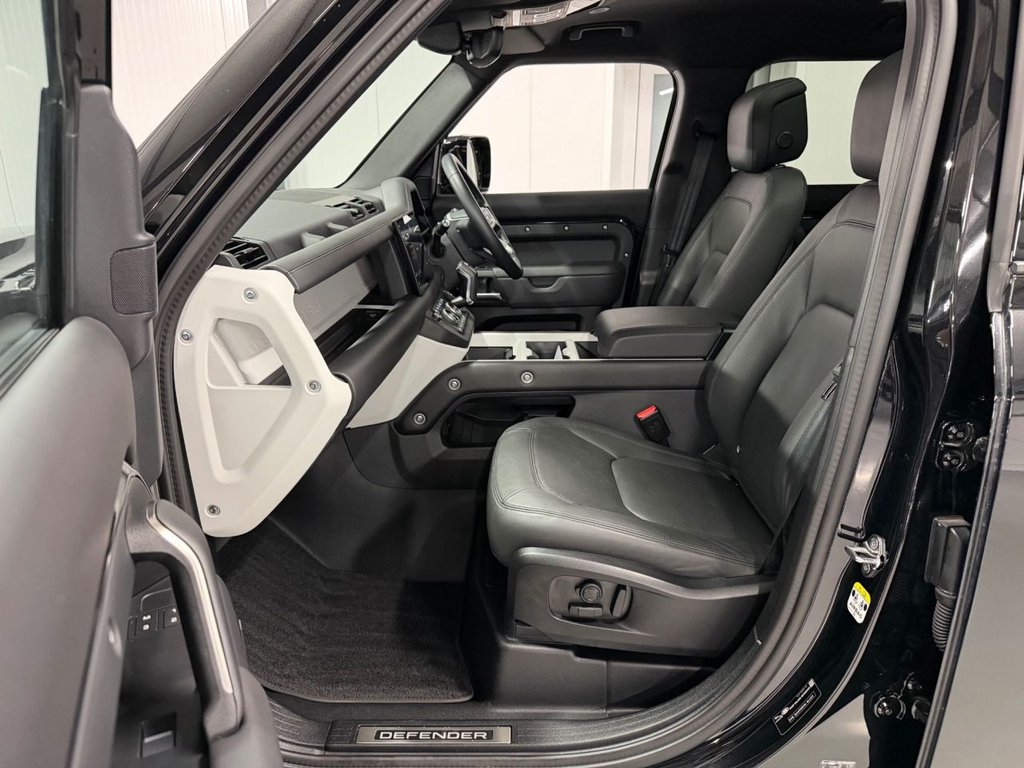Used Land Rover Defender 2025 for sale - 77507902: Photo 14