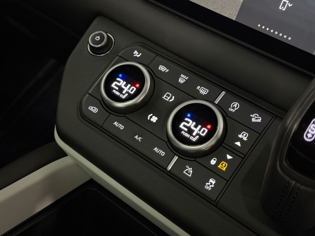 Used Land Rover Defender 2025 for sale - 77507902: Photo 25