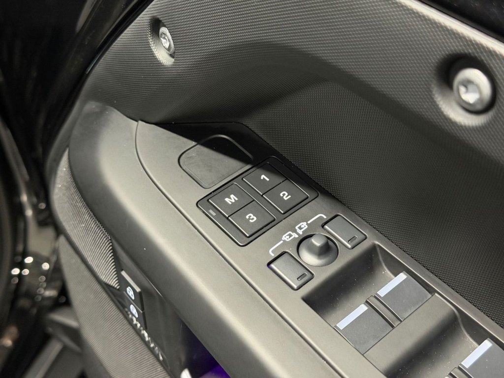 Used Land Rover Defender 2025 for sale - 77507902: Photo 26