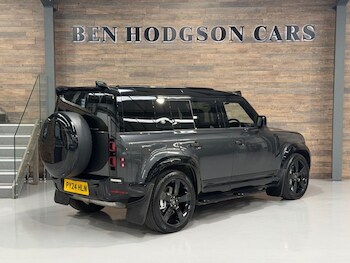 Used Land Rover Defender 2024 for sale - 78350439: Photo