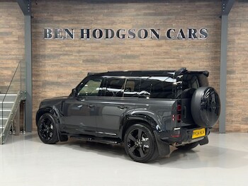 Used Land Rover Defender 2024 for sale - 78350439: Photo