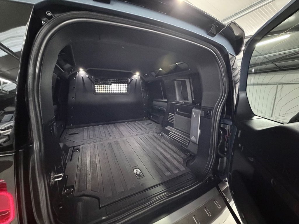 Used Land Rover Defender 2023 for sale - 76711121: Photo 15