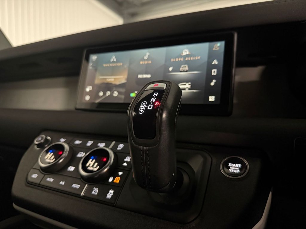 Used Land Rover Defender 2023 for sale - 76711121: Photo 27