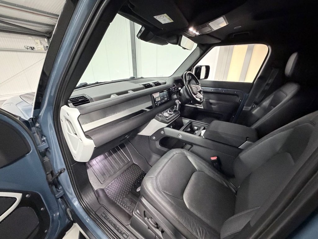 Used Land Rover Defender 2023 for sale - 76711121: Photo 9