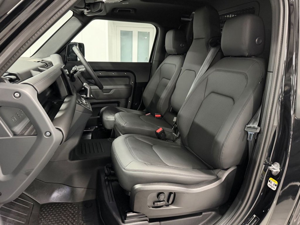 Used Land Rover Defender 90 2025 for sale - 77521315: Photo 14