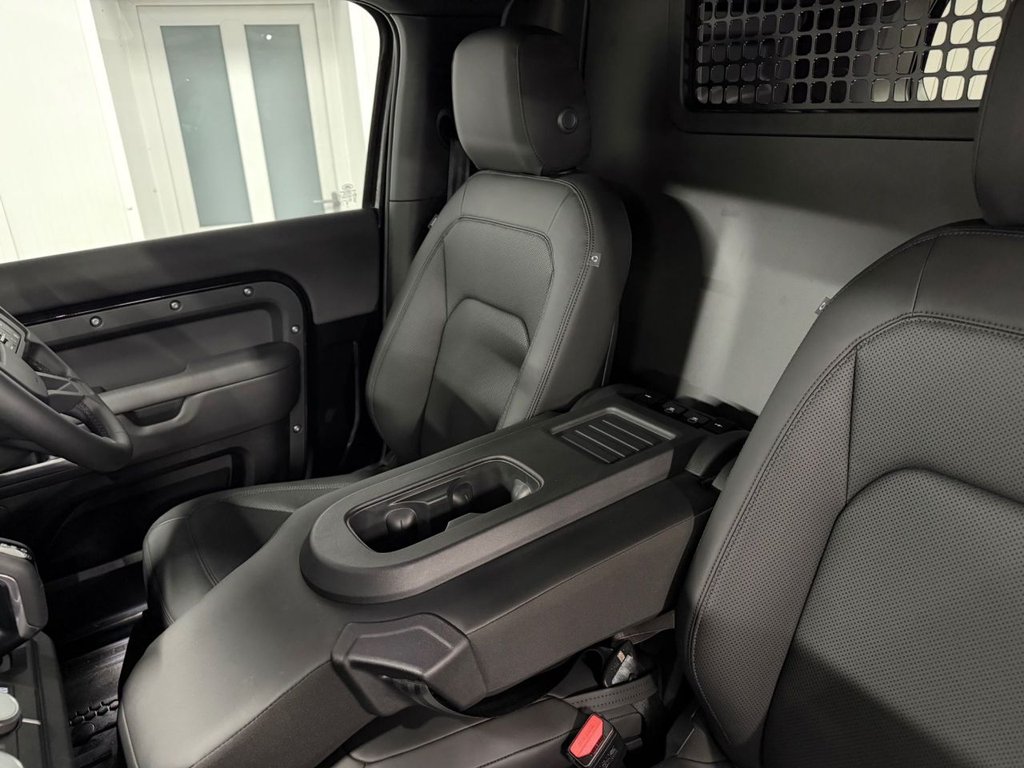 Used Land Rover Defender 90 2025 for sale - 77521315: Photo 15