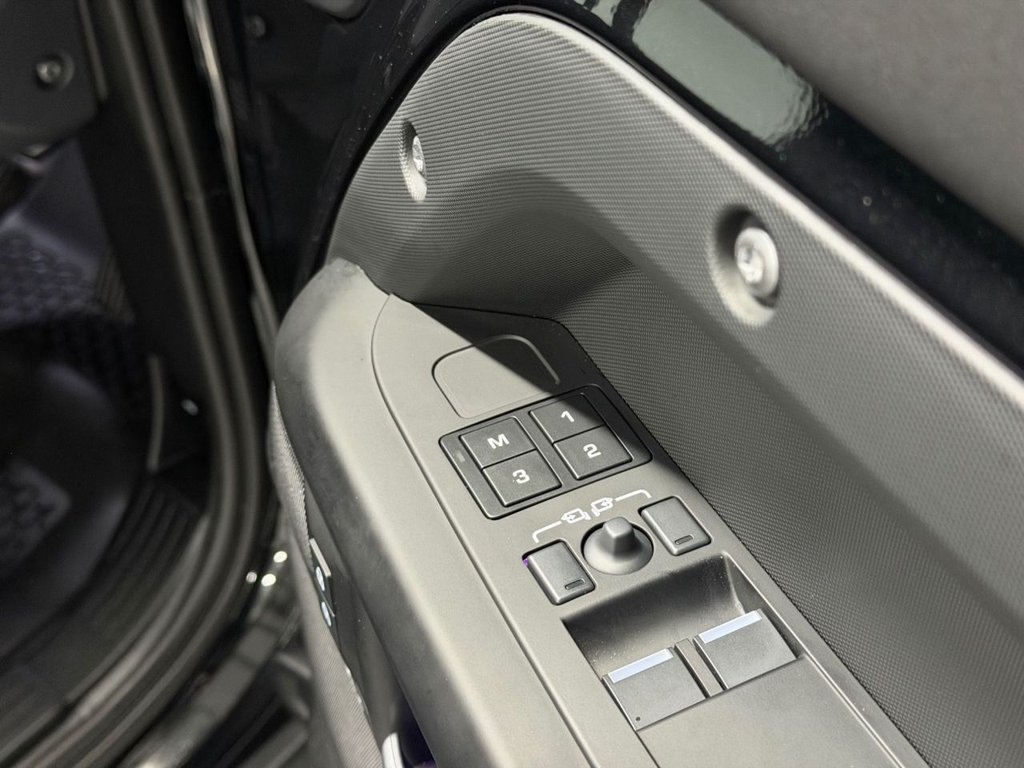 Used Land Rover Defender 90 2025 for sale - 77521315: Photo 29