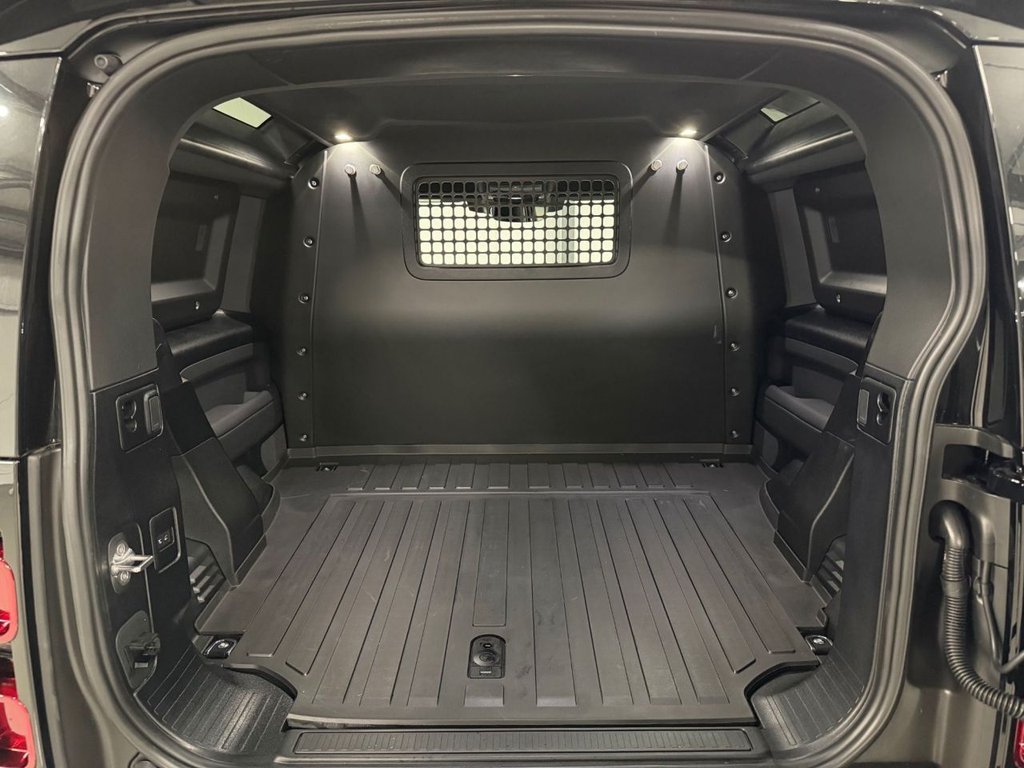 Used Land Rover Defender 90 2025 for sale - 77521315: Photo 38