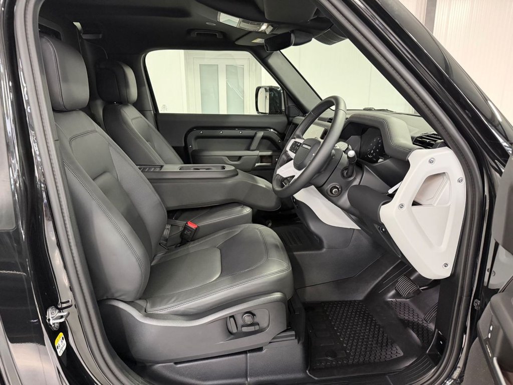 Used Land Rover Defender 90 2026 for sale - 78044718: Photo 10