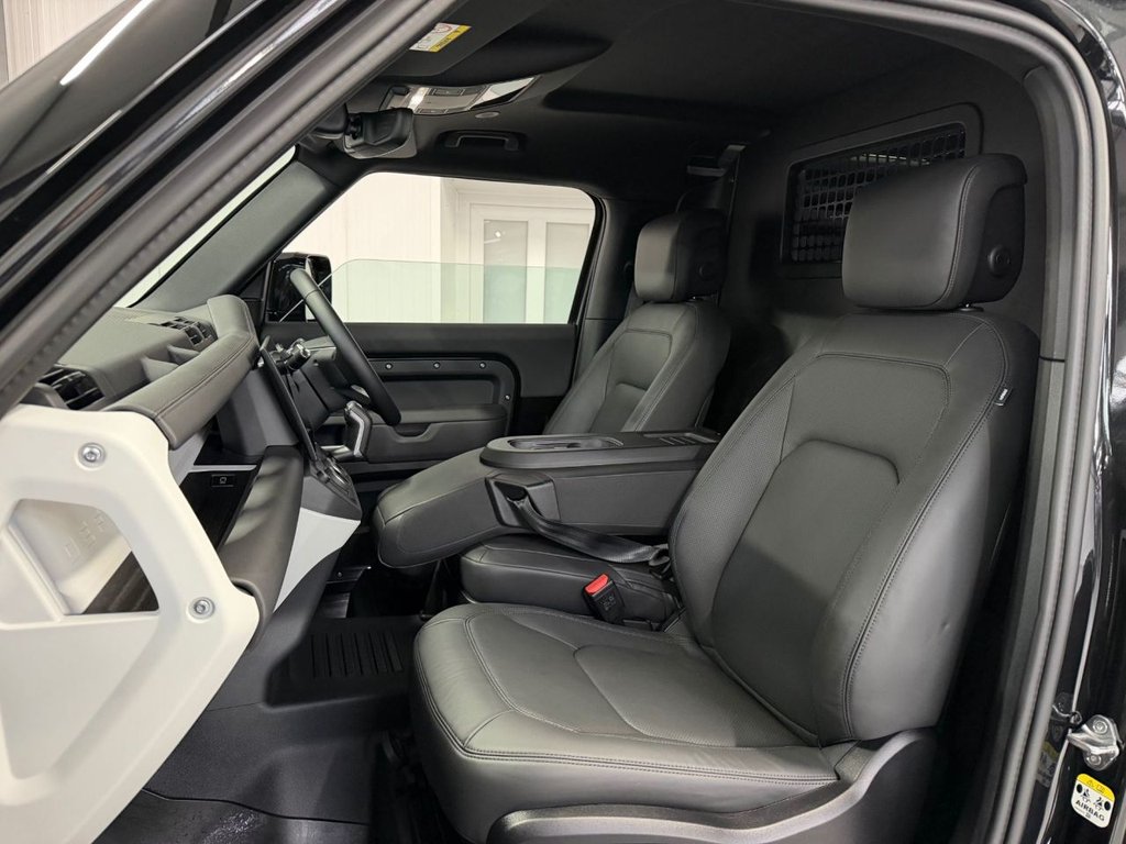 Used Land Rover Defender 90 2026 for sale - 78044718: Photo 15