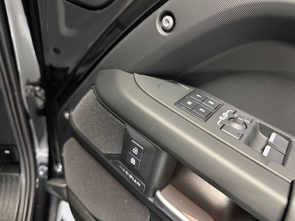 Used Land Rover Defender 90 2026 for sale - 78044718: Photo 23