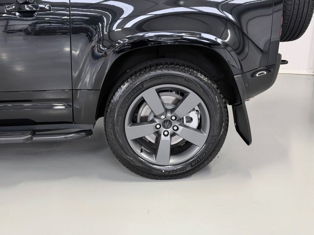 Used Land Rover Defender 90 2026 for sale - 78044718: Photo 31