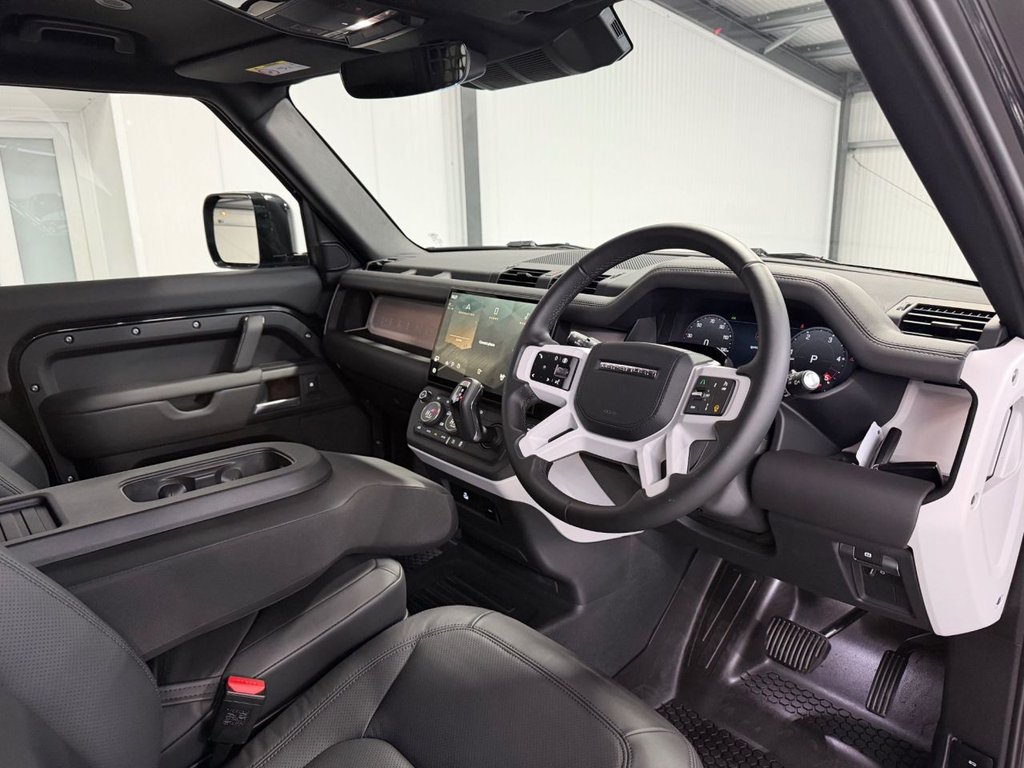 Used Land Rover Defender 90 2026 for sale - 78212546: Photo 11