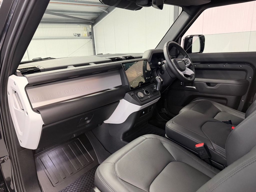 Used Land Rover Defender 90 2026 for sale - 78212546: Photo 12