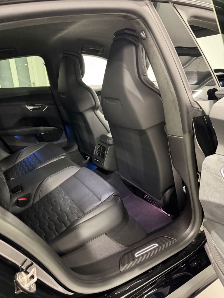 Used Audi RS e-tron GT 2022 for sale - 77539612: Photo 15