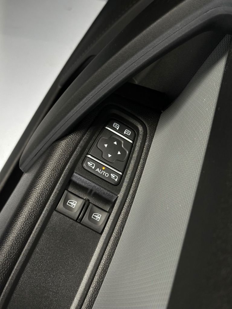 Used Nissan Other 2023 for sale - 76018590: Photo 22