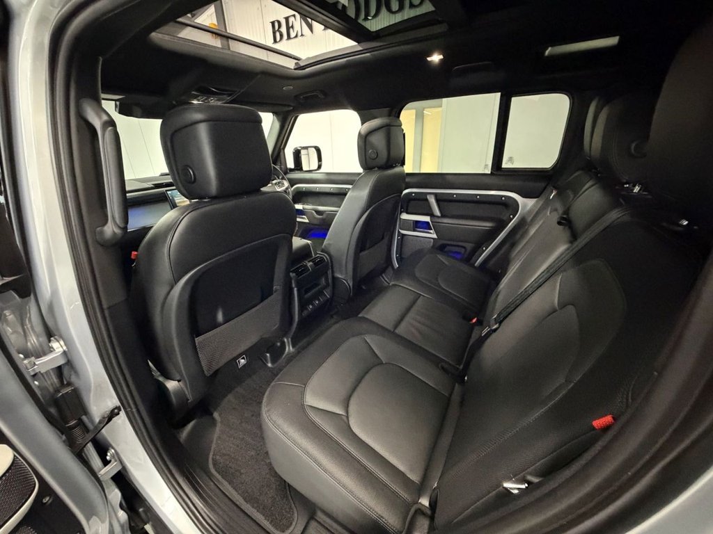 Used Land Rover Defender 2024 for sale - 77470518: Photo 11