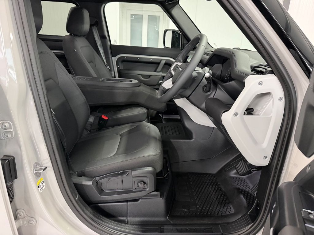 Used Land Rover Defender 110 2026 for sale - 77884986: Photo 10