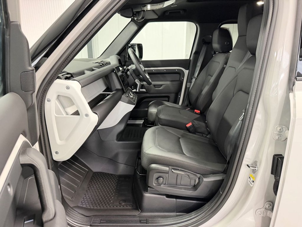 Used Land Rover Defender 110 2026 for sale - 77884986: Photo 14
