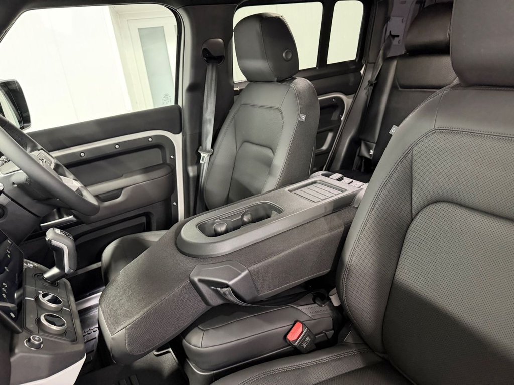 Used Land Rover Defender 110 2026 for sale - 77884986: Photo 15