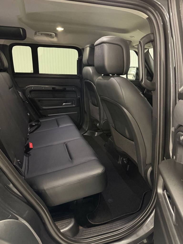 Used Land Rover Defender 2023 for sale - 77642471: Photo 12