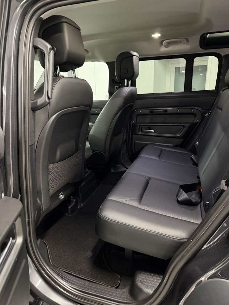 Used Land Rover Defender 2023 for sale - 77642471: Photo 16