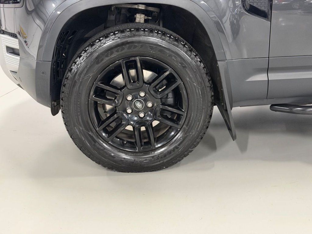 Used Land Rover Defender 2023 for sale - 77642471: Photo 30