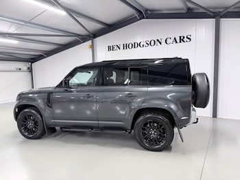 Used Land Rover Defender 2023 for sale - 77642471: Photo