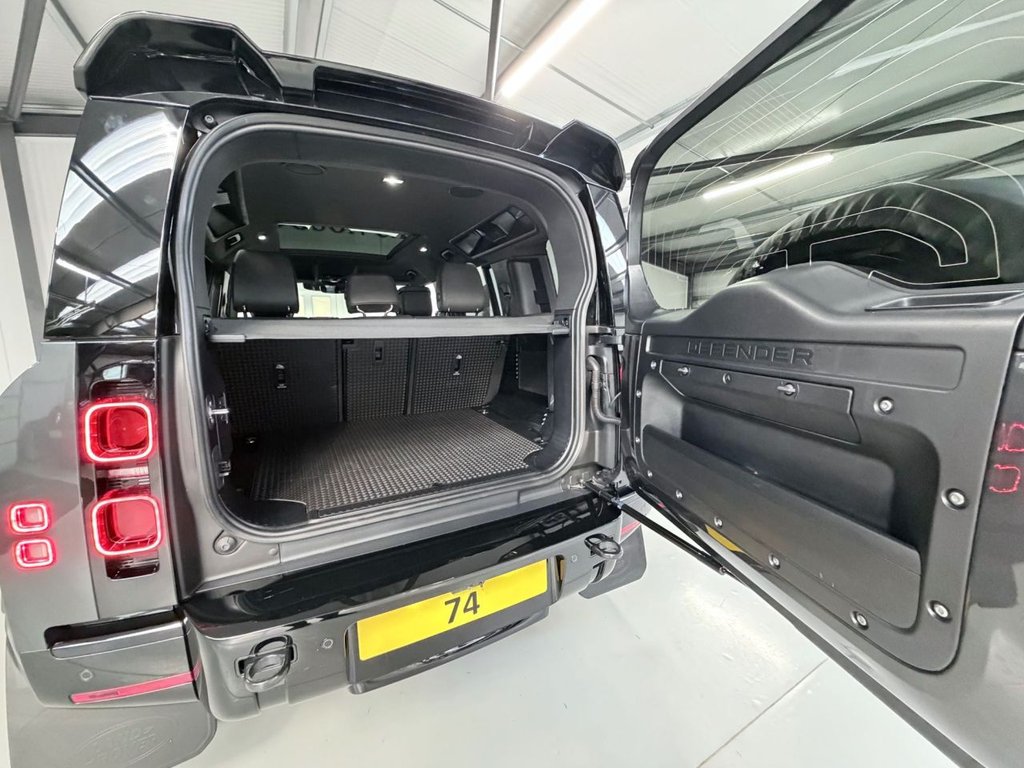 Used Land Rover Defender 2024 for sale - 76496280: Photo 15