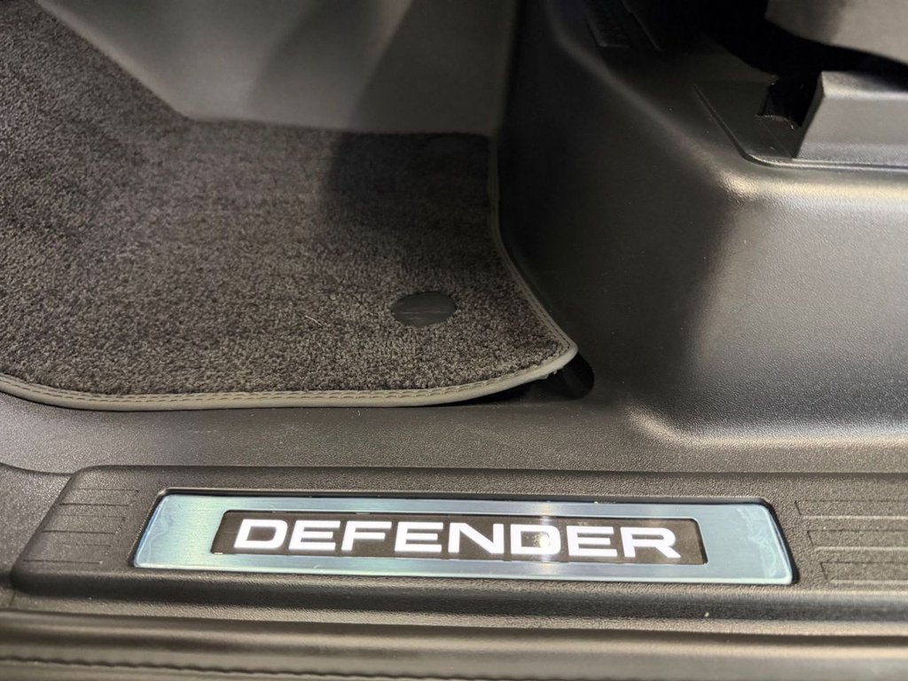Used Land Rover Defender 2024 for sale - 76496280: Photo 31