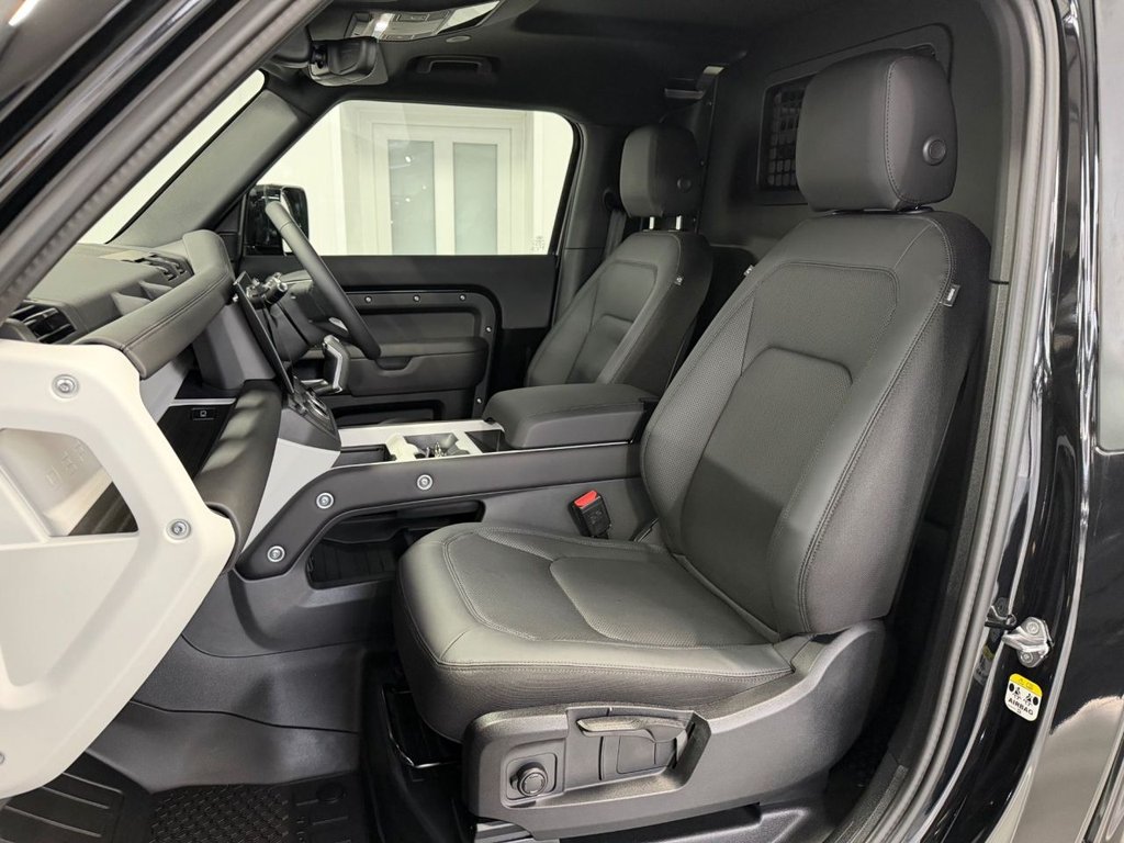 Used Land Rover Defender 2025 for sale - 77388831: Photo 14
