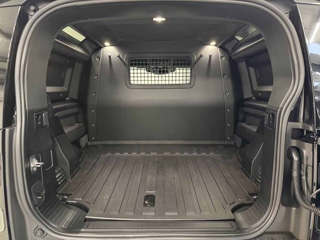 Used Land Rover Defender 2025 for sale - 77388831: Photo 32