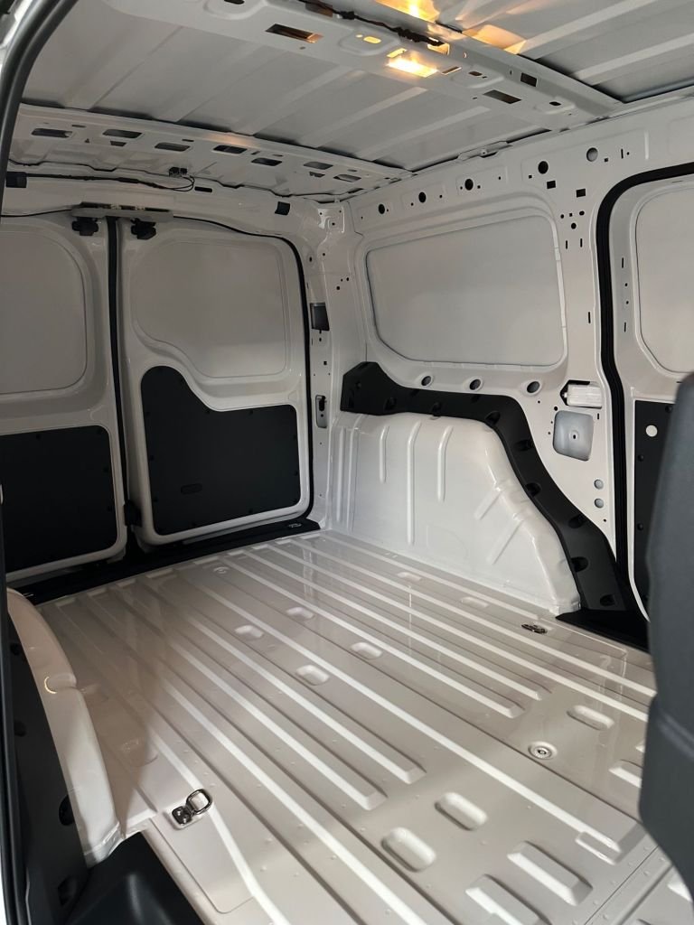 Used Volkswagen Caddy Maxi 2024 for sale - 76631757: Photo 31