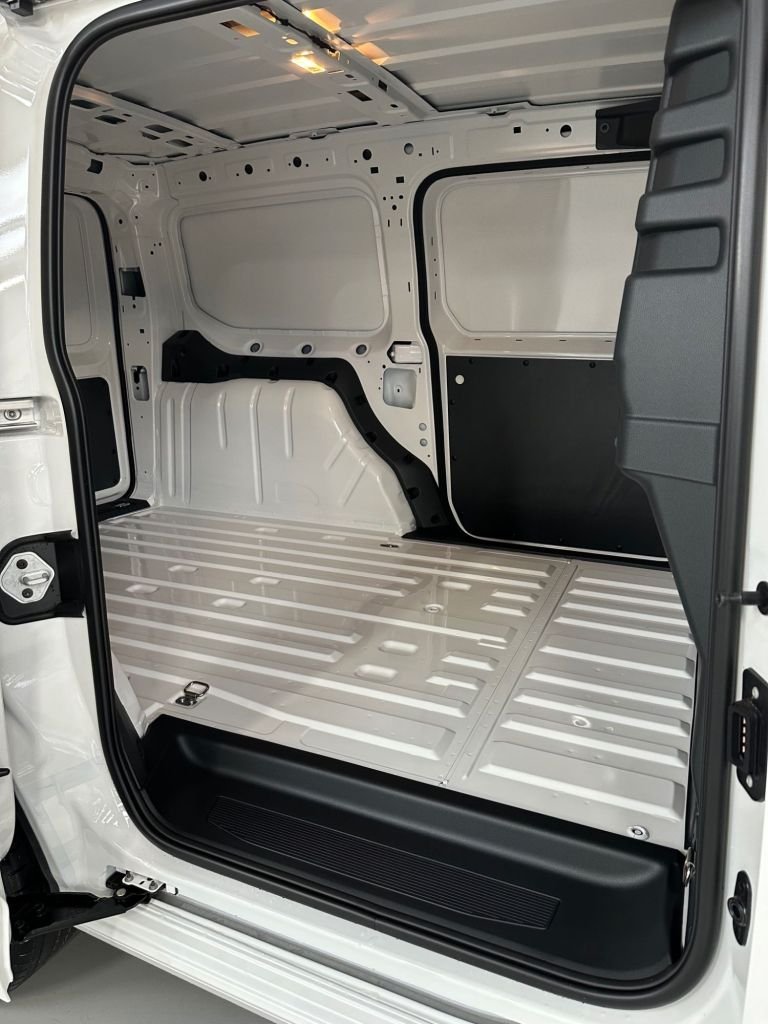 Used Volkswagen Caddy Maxi 2024 for sale - 76631757: Photo 32