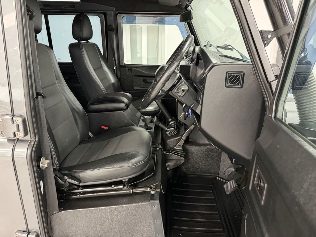 Used Land Rover Defender 2014 for sale - 77680765: Photo 10