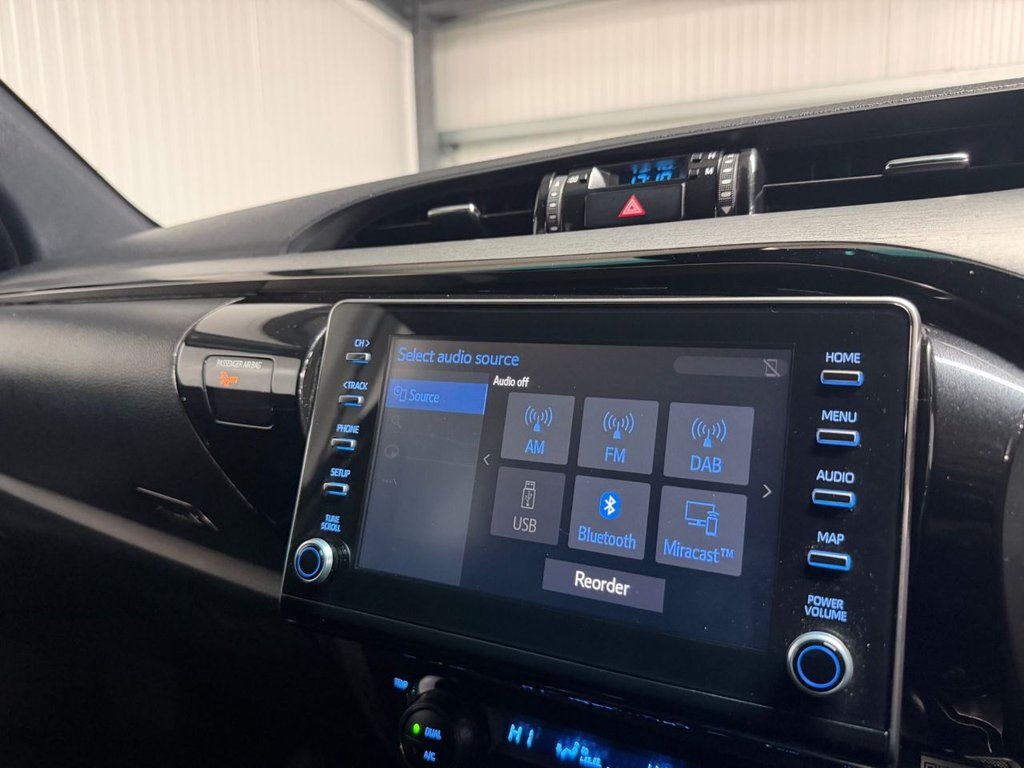 Used Toyota Hilux 2023 for sale - 76788049: Photo 19