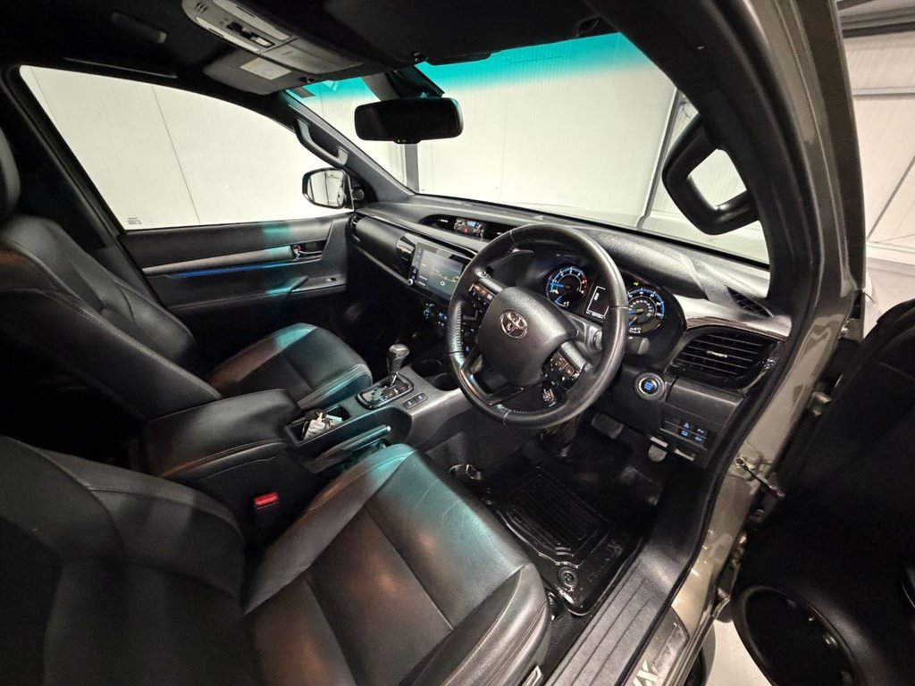 Used Toyota Hilux 2023 for sale - 76788049: Photo 7