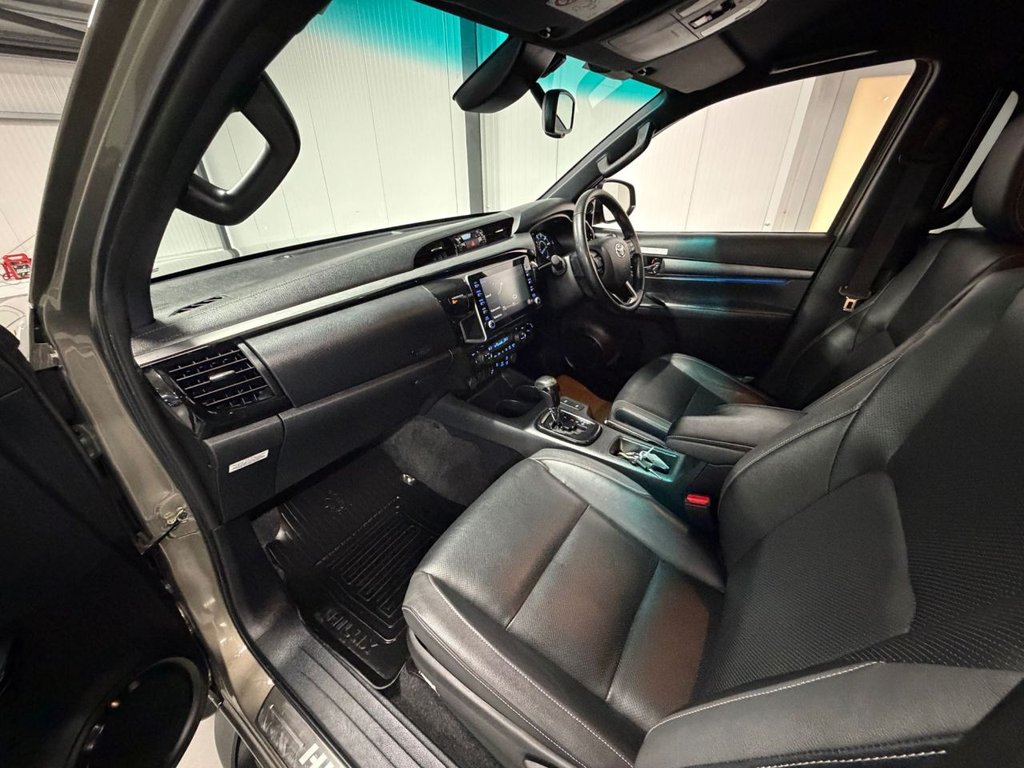 Used Toyota Hilux 2023 for sale - 76788049: Photo 9