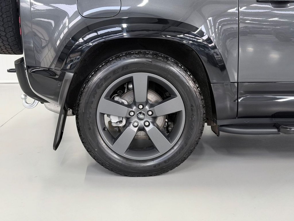 Used Land Rover Defender 2025 for sale - 78044711: Photo 36
