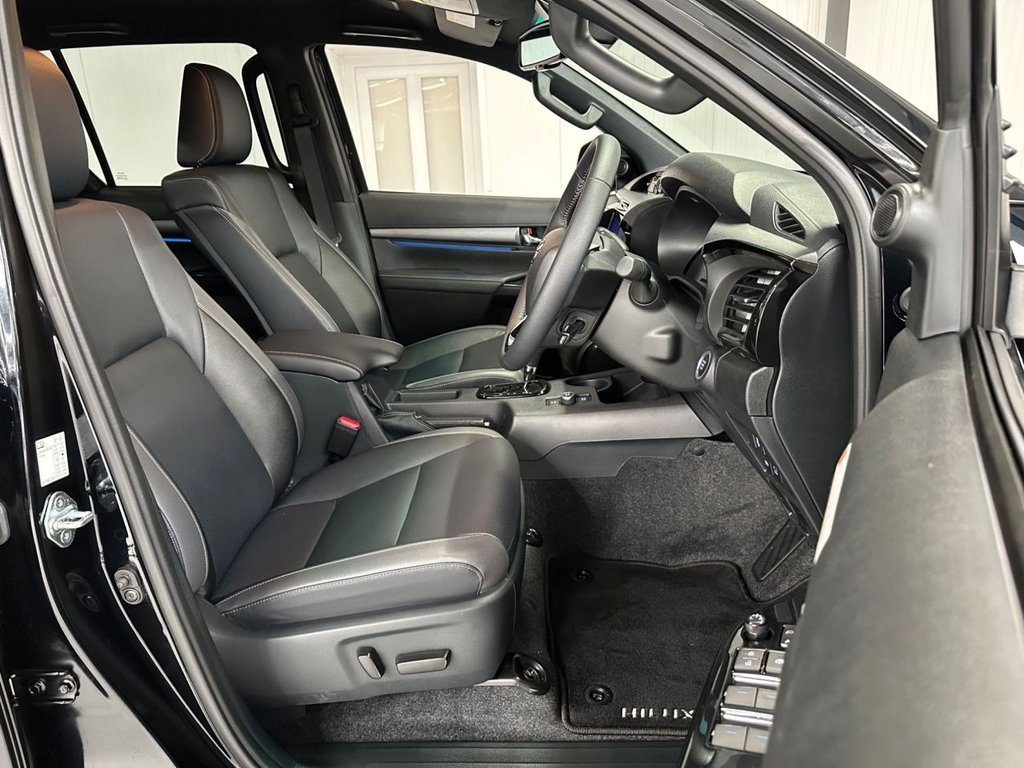 Used Toyota Hilux 2025 for sale - 77212300: Photo 10