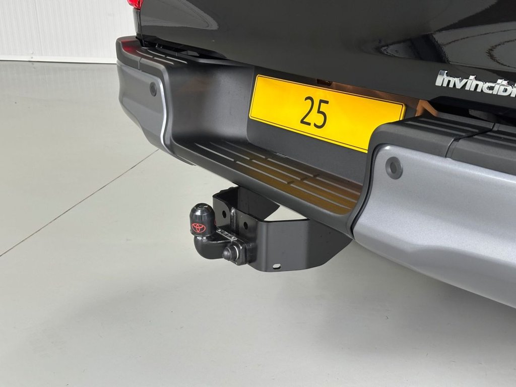 Used Toyota Hilux 2025 for sale - 77212300: Photo 30