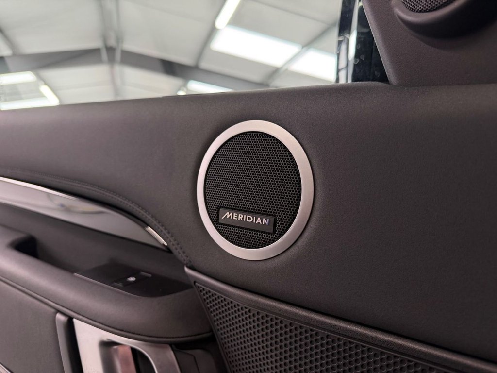 Used Land Rover Discovery 2023 for sale - 78003086: Photo 31