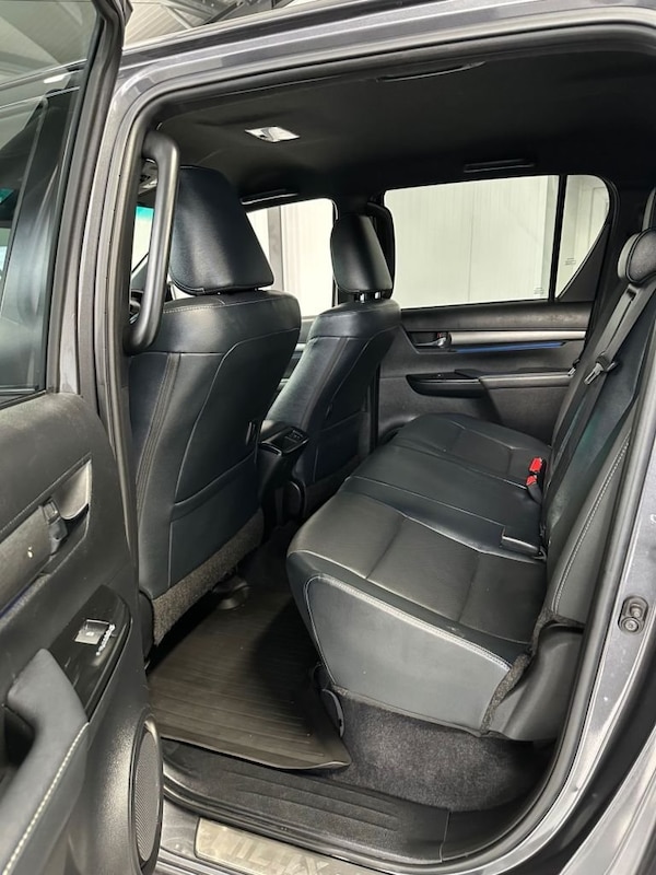 Used Toyota Hilux 2022 for sale - 76323432: Photo 16