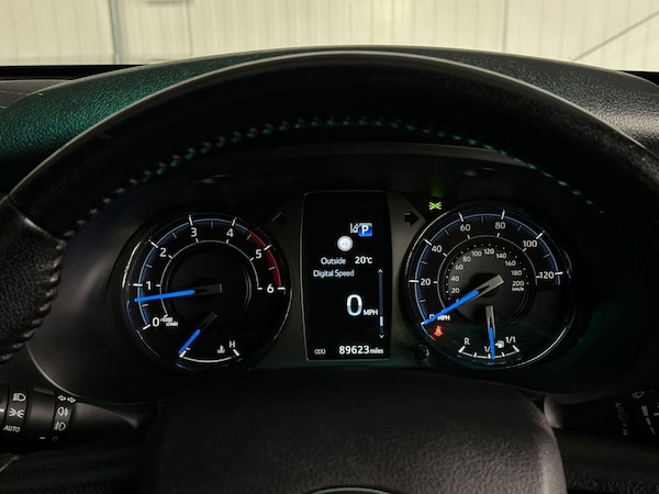 Used Toyota Hilux 2022 for sale - 76323432: Photo 26